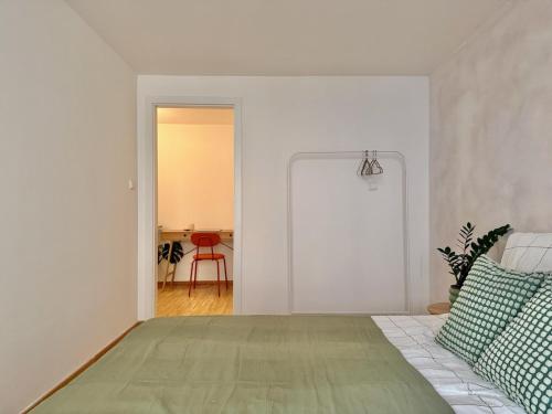 Design apartment in the center great for friends and family, Praga (foto 2)