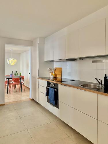 Design apartment in the center great for friends and family, Praga (foto 8)