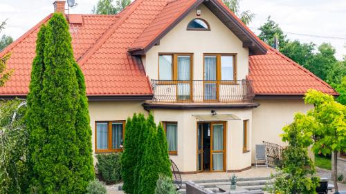 A szálláshely kívülről, Dom Wakacyjny pod Warszawą z Ogrodem i Grillem (Dom Wakacyjny pod Warszawa z Ogrodem i Grillem) in Kobylka