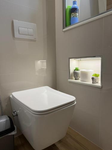 One-Bedroom Apartment image 1