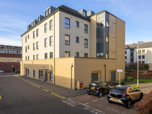 Pass the Keys Modern 2bed Apartment Edinburgh - image 14