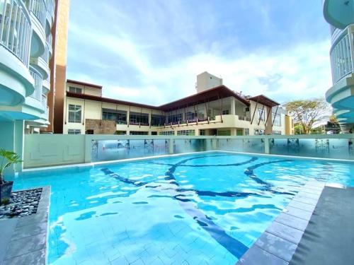 Kolam renang, Felizima casa at Tagaytay Prime Residences in Tagaytay