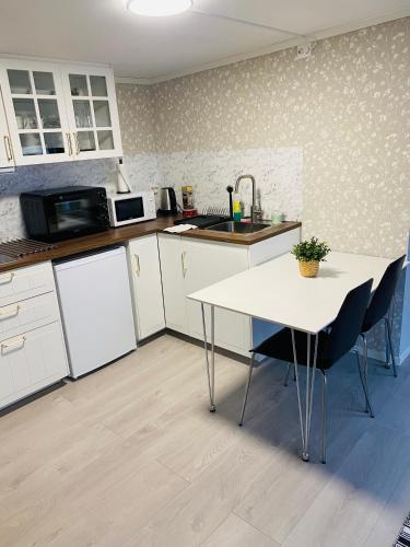 Konyha, Entire apartment with free parking near Stavangeri repülőtér