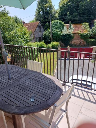 Maison à la campagne (Maison a la campagne) in เบซัก