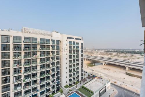 Furnished Studio Near Meydan Racecourse, Minutes to Downtown Dubai, Azizi Riviera 47, Al Merkadh by Deluxe Holiday Homes, Дубай (фото 10)