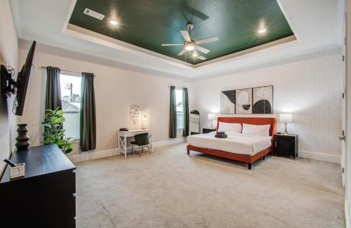 Houston Central Location - Stylish with Jacuzzi near บ้านกระป๋องเบียร์