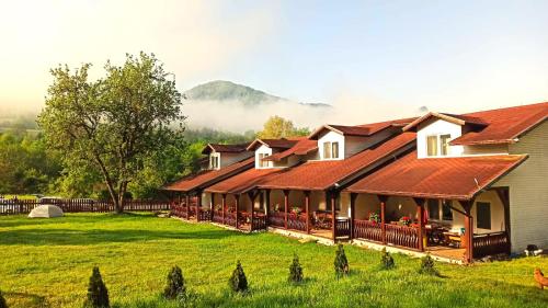 INTRE CASCADE - Baia de Arieş