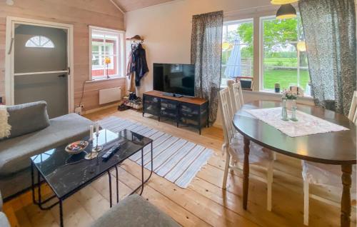 Cozy Home In Kalmar With Wifi in Mellböda