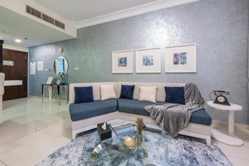 2min to Dubai Mall - Pool, Gym, Sauna - Full Burj View, Dubai (foto 5)