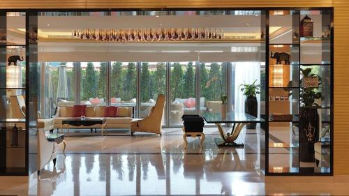 2min to Dubai Mall - Pool, Gym, Sauna - Full Burj View, Dubai (foto 7)