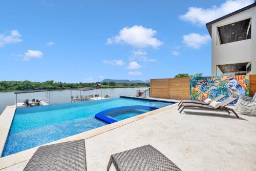 Wave on Wave Haus and Concierge Services