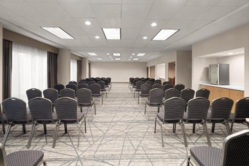 Holiday Inn Express Greenville an IHG Hotel - image 8