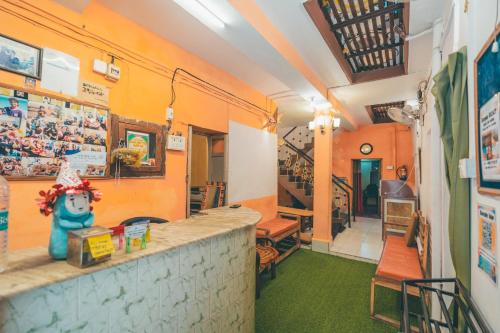 kuhinja, Om Rest House by Bunny Cafe Varanasi in Varanasi