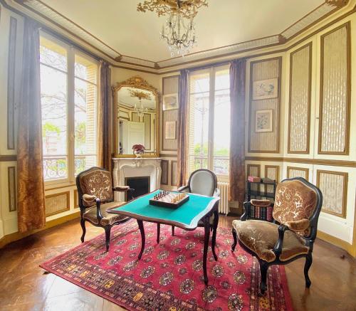 Les Gîtes de Little Castle campagne à 1 h de Paris (Les Gites de Little Castle campagne a 1 h de Paris) in Trie-Chateau