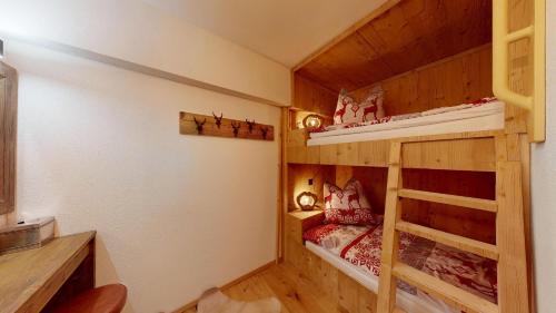 Apartment with Mountain View image 4