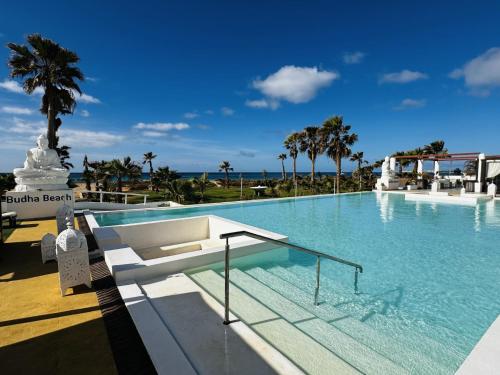Zwembad, Hotel LIVVO Budha Beach in Santa Maria