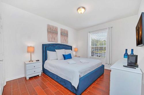 Cozy 3BR Apartment Near Disney in Orlando, USA