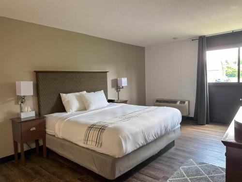 Motel 6 Rochester, NY - Airport in R and K Skyranch Airport