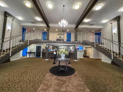 Hành lang, Motel 6 Rochester, NY - Airport in Sân bay R and K Skyranch