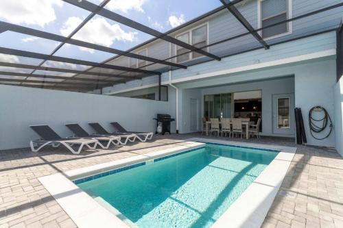 Perfect for families and groups - Enjoy your private pool, BBQ, and resort amenities just minutes from Disney! image