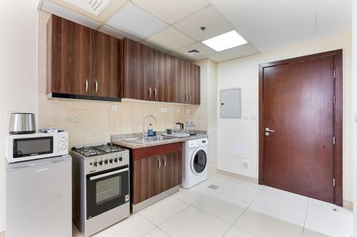 Modern Studio Near Dubai's Top Golf Courses, Дубай (фото 7)