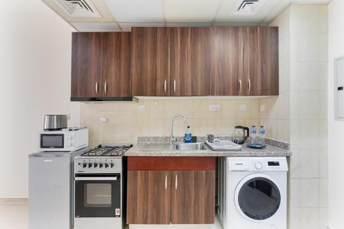 Modern Studio Near Dubai's Top Golf Courses, Дубай (фото 4)