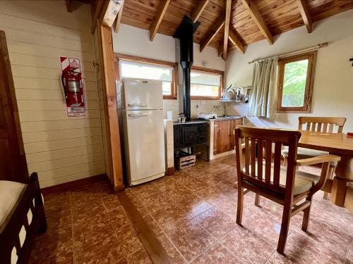 Fly Fishing Cabin, River Coast. in 후닌데 로스 안데스