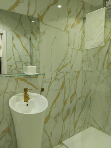 Residenza Angioina, Naples (photo 4)