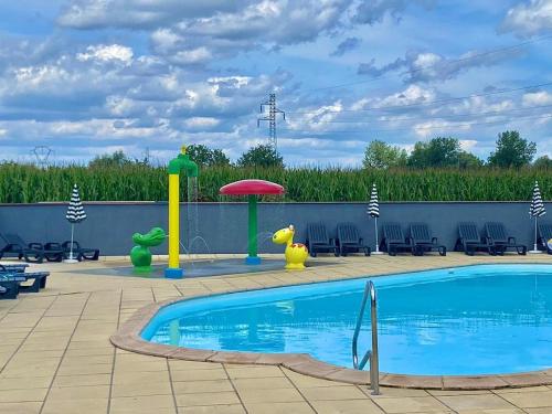Peldbaseins, Smart Home Roma mit Terrasse, ca 15min Europapark, Rulantica in Friesenheim