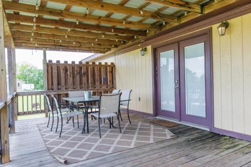 Facilities, Lakefront Cottage - 25 in Calera (OK)