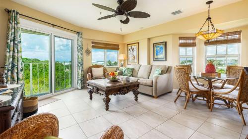 Key Largo Baha Penthouse Ocean Pointe 1416 in Key Largo, USA
