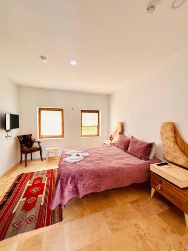 1 queen bed