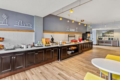 Hampton Inn Princeton - image 6