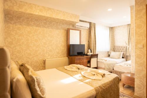 Quadruple Room image 10