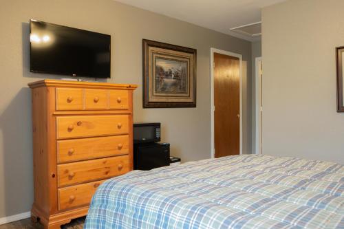 Lakeview Room 2 Queens - 20 in Mead, USA