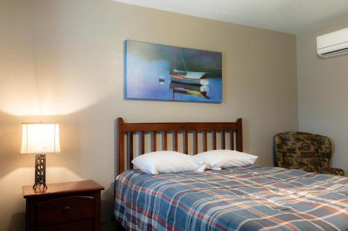 Lakeview Room 2 Queens - 23 in Mead, USA