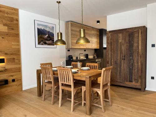 Two-Bedroom Deluxe Apartment