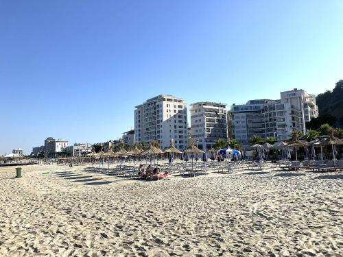 Apartment Oasis with garage Shkembi i Kavajes 200 m from the beach - image 4