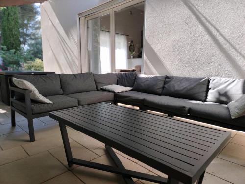 Villa avec piscine entre Marseille et Cassis in Eoures