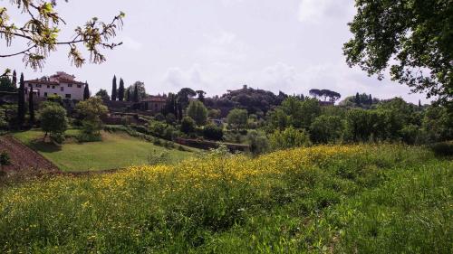 Charming Tuscan Tower with Private Pool - image 9