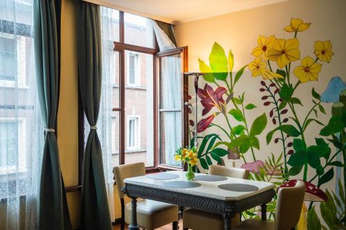 Charming 18th Century Gem in the Heart of Old Town, Amberes (foto 3)