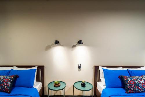 Twin Room with Private Bathroom image 1