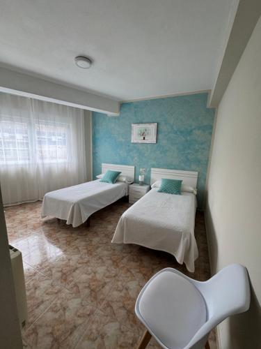 Muxia Mare Room Type - Twin Room with Shared Bathroom