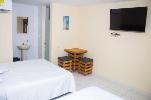 Quadruple Room image 4