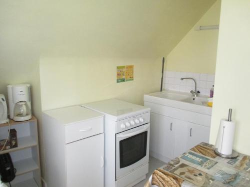 Kitchen, Appartements Tonton Jo in Camaret-sur-Mer
