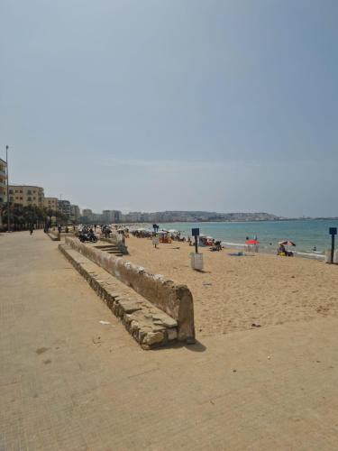 Familienfreundliches Beach Apartment Tanger Malabata Direkt am Meer in Casabarata