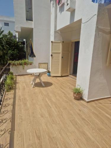 Familienfreundliches Beach Apartment Tanger Malabata Direkt am Meer in Casabarata