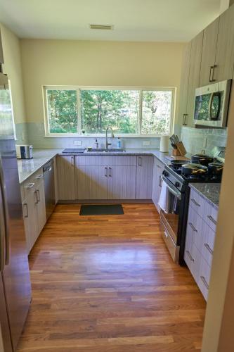 廚房, Cozy Huguenot Hideaway in 傑維斯港