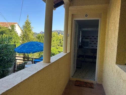 Pintu masuk, Appartement confortable à Marignana, 50 m² avec 3 chambres (Appartement confortable a Marignana, 50 m² avec 3 chambres) in Evisa