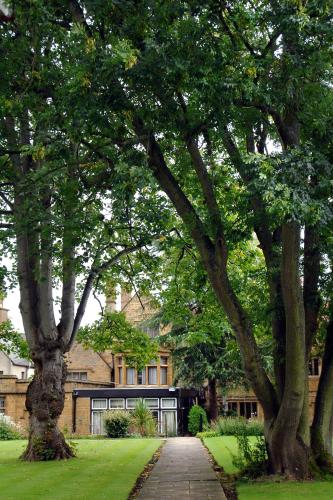 Mercure Banbury Whately Hall Hotel - image 14